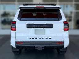 Toyota 4Runner SR5 4WD (Natl) 2026
