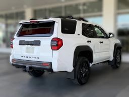 Toyota 4Runner SR5 4WD (Natl) 2026