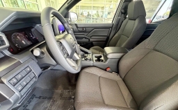 Toyota 4Runner SR5 4WD (Natl) 2026
