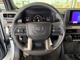 Toyota 4Runner SR5 4WD (Natl) 2026