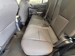 Toyota 4Runner SR5 4WD (Natl) 2026