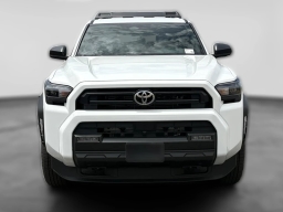 Toyota 4Runner SR5 4WD (Natl) 2026
