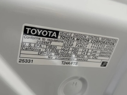Toyota 4Runner SR5 4WD (Natl) 2026