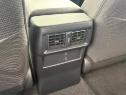 Toyota 4Runner SR5 4WD (Natl) 2026