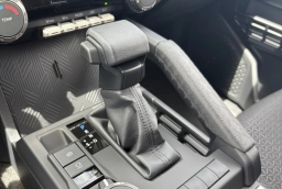 Toyota 4Runner SR5 4WD (Natl) 2026