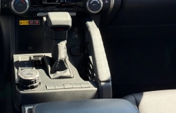 Toyota 4Runner TRD Off Road 4WD (Natl) 2026