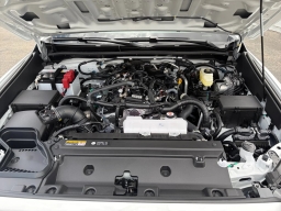 Toyota 4Runner SR5 4WD (Natl) 2026