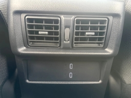Toyota 4Runner SR5 4WD (Natl) 2026