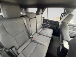 Toyota 4Runner SR5 4WD (Natl) 2026