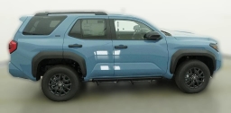 Toyota 4Runner SR5 4WD (Natl) 2026