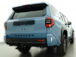 Toyota 4Runner SR5 4WD (Natl) 2026