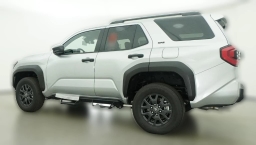 Toyota 4Runner SR5 4WD (Natl) 2026