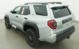 Toyota 4Runner SR5 4WD (Natl) 2026