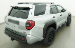 Toyota 4Runner SR5 4WD (Natl) 2026