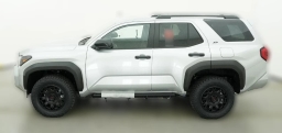 Toyota 4Runner SR5 4WD (Natl) 2026