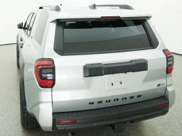 Toyota 4Runner SR5 4WD (Natl) 2026
