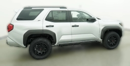 Toyota 4Runner SR5 4WD (Natl) 2026