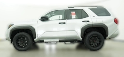Toyota 4Runner SR5 4WD (Natl) 2026