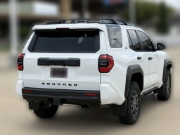 Toyota 4Runner SR5 4WD (Natl) 2026