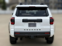 Toyota 4Runner SR5 4WD (Natl) 2026