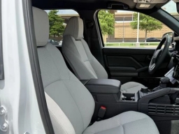 Toyota 4Runner SR5 4WD (Natl) 2026