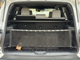 Toyota 4Runner SR5 4WD (Natl) 2026