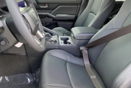 Toyota 4Runner Hybrid Limited 4WD (Natl) 2026