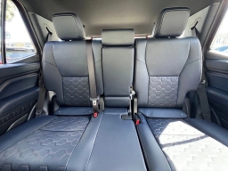 Toyota 4Runner Hybrid Platinum 4WD (Natl) 2026