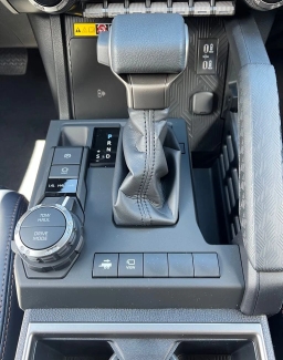 Toyota 4Runner Hybrid Platinum 4WD (Natl) 2026