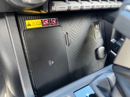 Toyota 4Runner Hybrid Platinum 4WD (Natl) 2026