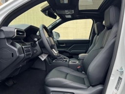 Toyota 4Runner Hybrid Limited 4WD (Natl) 2026