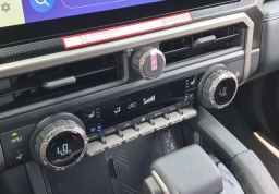 Toyota 4Runner Hybrid Limited 4WD (Natl) 2026