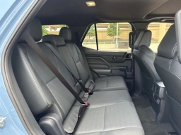 Toyota 4Runner Hybrid TRD Off Road Premium 4WD (Natl) 2026