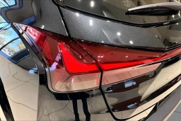 Lexus UX UX 300h Premium FWD 2026