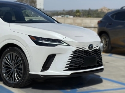 Lexus RX RX 450h+ Luxury AWD 2026