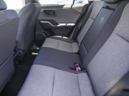 Toyota RAV4 LE FWD (GS) 2026