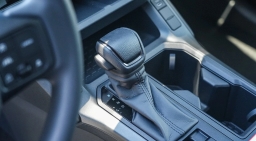 Toyota RAV4 LE FWD (GS) 2026