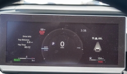 Toyota RAV4 LE FWD (GS) 2026