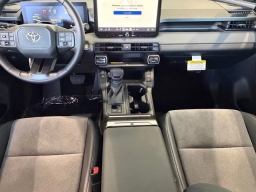 Toyota RAV4 Plug-In Hybrid XSE (Natl) 2026