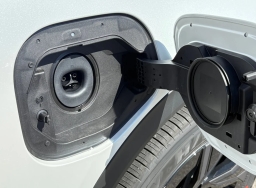 Toyota C-HR SE AWD (Natl) 2026