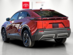 Toyota C-HR SE AWD (Natl) 2026