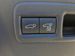 Toyota C-HR SE AWD (Natl) 2026
