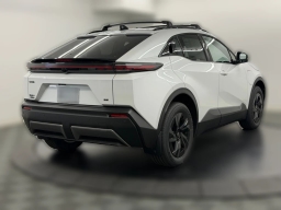 Toyota C-HR SE AWD (Natl) 2026