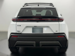 Toyota C-HR SE AWD (Natl) 2026