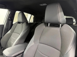 Toyota C-HR SE AWD (Natl) 2026