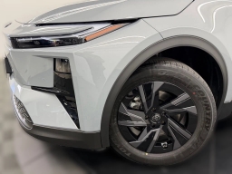 Toyota C-HR SE AWD (Natl) 2026