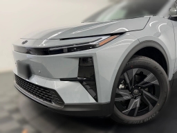 Toyota C-HR SE AWD (Natl) 2026