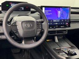 Toyota C-HR SE AWD (Natl) 2026