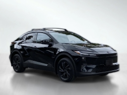 Toyota C-HR SE AWD (Natl) 2026