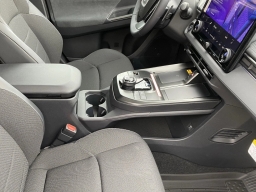 Toyota C-HR SE AWD (Natl) 2026
